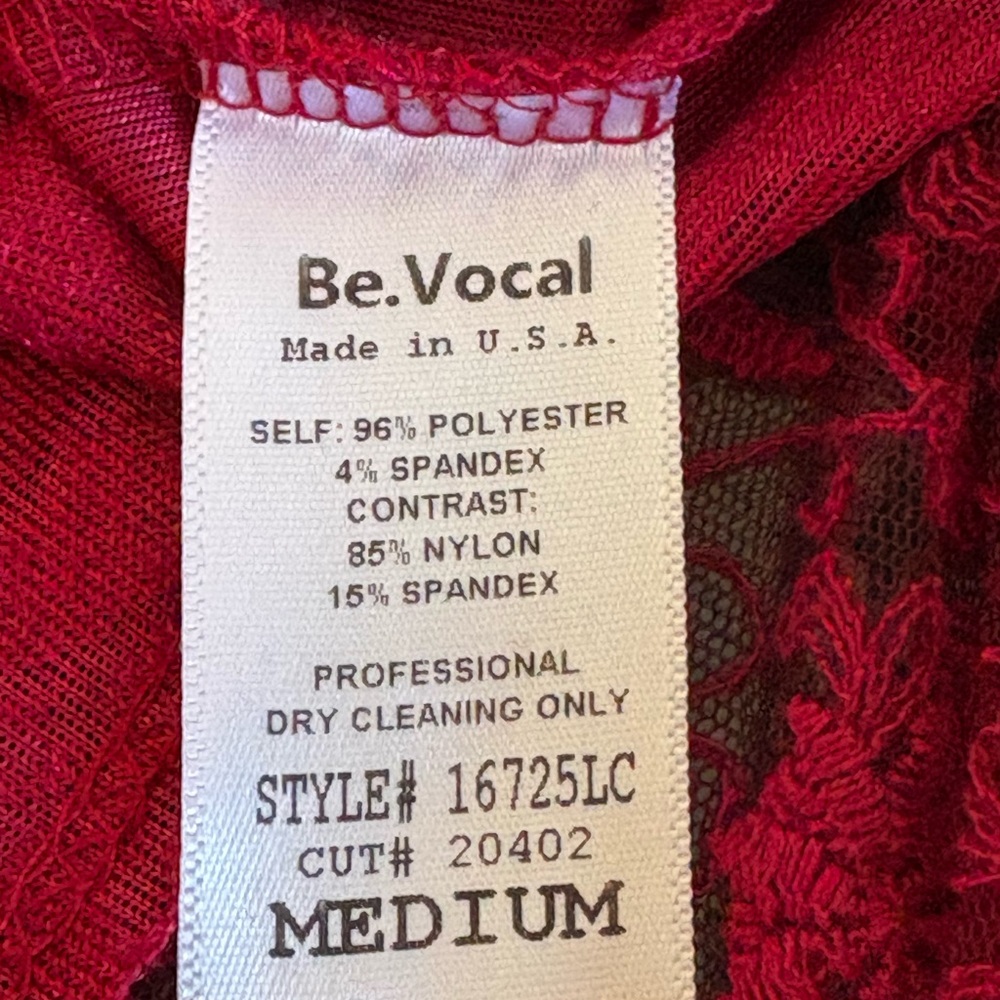 Vocal Deep Red Lace Robe - Picture 5 of 5
